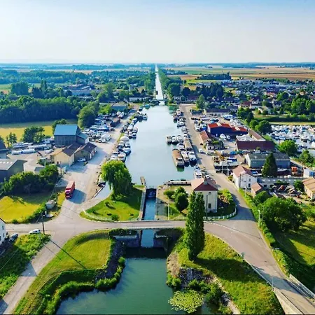 Les Sorciers, La Diligence St Jean De Losne Escape Game Immersif Saint-Jean-de-Losne Buitenkant foto